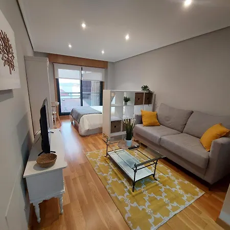 Estudio Céntrico Con Garaje Y Vistas Al Mar.