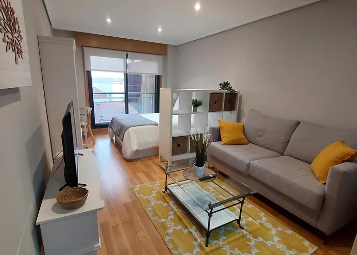 Estudio Centrico Con Garaje Y Vistas Al Mar.